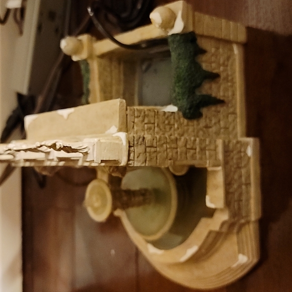 Department 56 Camden Park Fountain - Picture 8 of 14